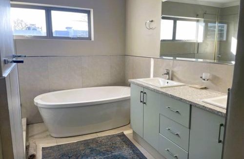 Stellenbosch Central Apartment | La Gratitude 3 Bedroom Apartment, Central