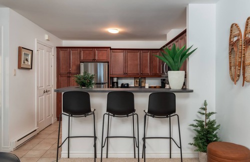 Saint-Faustin-Lac-Carre Condo | La Halte Mont-Blanc 2 – Ski in/out & Mountain Vibe