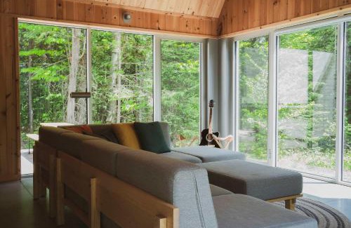 Chertsey Ski Chalet | La Havre Gris - Relax and enjoy