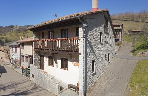 Cremenes House | La Hospedería de Salamón