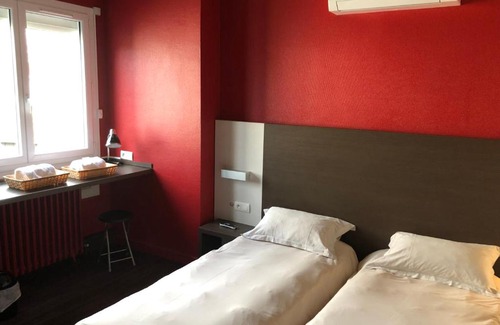 Morlaas Hotel | La Hourquie Café