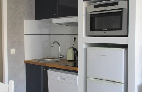 La Flotte Apartment | LA JOLIE BRISE APARTMENT WITH TERRACE HEATED SWIMMING POOL AND PARKING