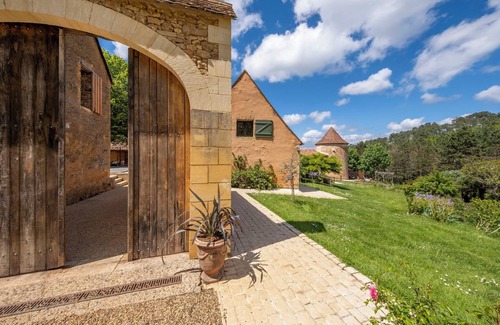 Le Buisson-de-Cadouin House | La Jolie Vie - Le Nid: a little corner of paradise for two in a pigeon house!