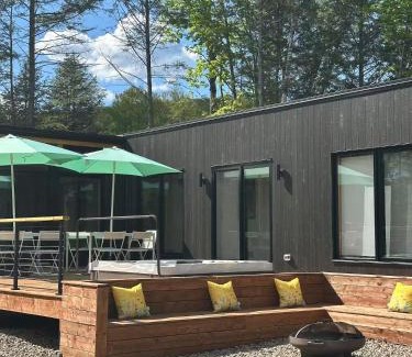 La Conception Ski Chalet | La Kabina with Mt Tremblant view