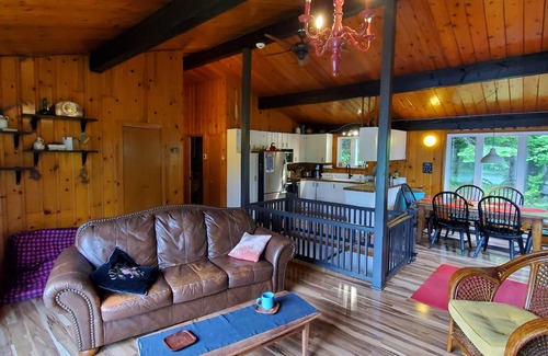 Val Morin Ski Chalet | La Kamik bord de lac - Lakefront Laurentian chalet
