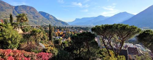 Merano Apartment | La Libella - Suite #5 - la terrazza mit privatem Pool