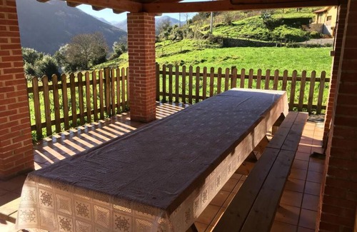 Peruyes House | LA LLANADA