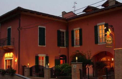 Moncalvo Hotel | La Locanda del Melograno