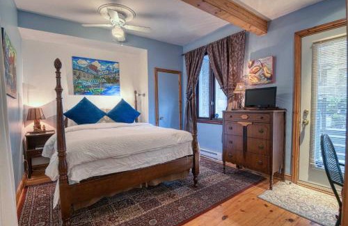 Gay Village Bed & Breakfast | La Loggia Art B&B