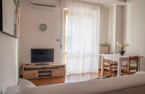 Acqui Terme Apartment | La Loggia su Acqui. Centro, wi-fi, aria condizionata, ascensore