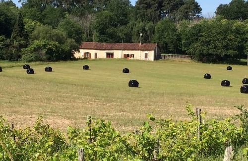 Sourzac House | La Longère en Périgord: house with swimming pool for vacations in the countryside.