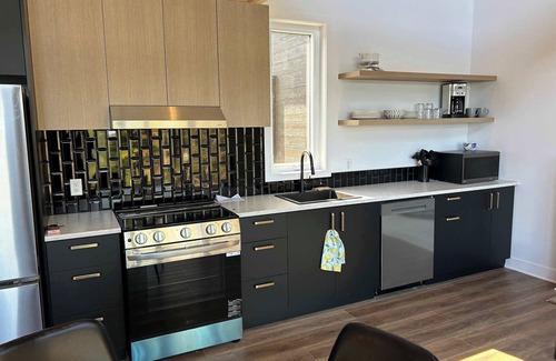 Saint Come House | La Luxueuse Spa et Montagne de Ski Chalet NEUF