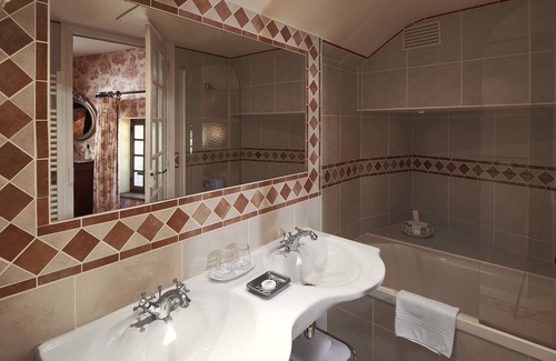 Mauzac-et-Grand-Castang Hotel | La Métairie