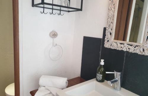 Savigny-en-Veron House | La Magnanerie