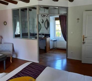 Savigny-en-Veron House | La Magnanerie