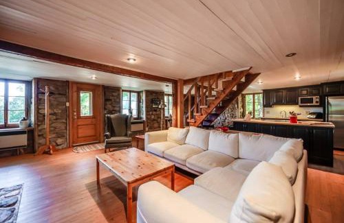 Saint Ferreol les Neiges Ski Chalet | La Maison Renaud 1813 - 5 chambres - 12 personnes