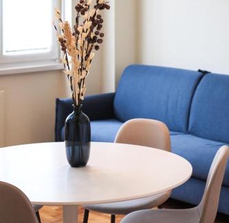 Tirano Apartment | La Maison 2 min walk to Bernina Express