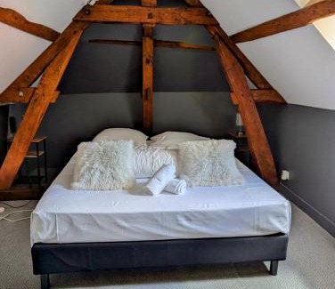 Loches House | La maison au bord de la riviére