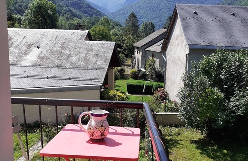 Ustou House | La maison blanche facing the Cirque de Cagateille, ski, hiking, Ariege pleasures