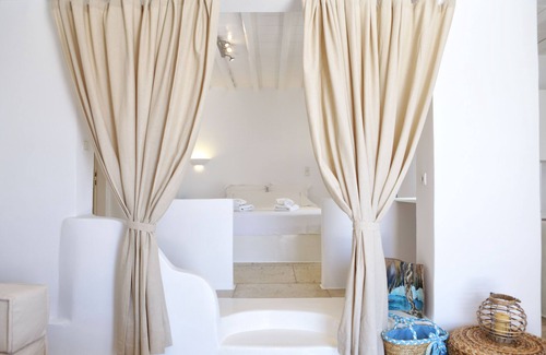 Agios Stefanos House | La Maison Blanche