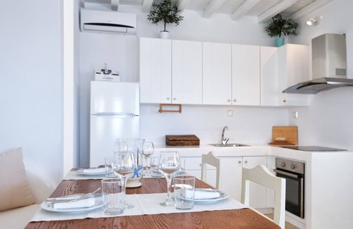 Agios Stefanos House | La Maison Blanche