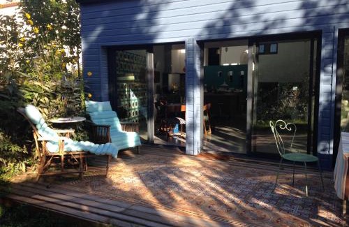 Trentemoult Bed & Breakfast | La Maison Bleue Trentemoult