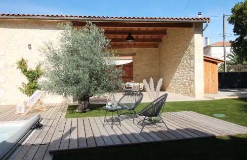 Saint-Yzans-de-Medoc Villa | La Maison Bois Carré