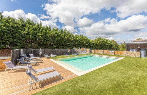 Villaines-les-Rochers Apartment | La Maison du Bois Brûlé 1 - Avec piscine partagée