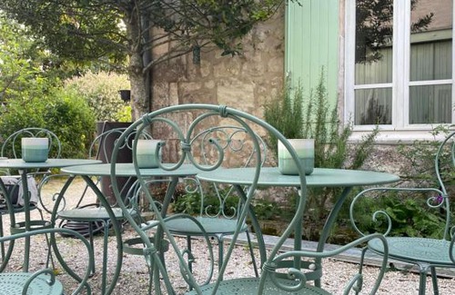 Allemans Bed & Breakfast | La Maison d’Hortense et Lili