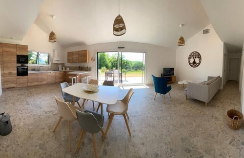 Saint-Avit-Senieur House | La Maison dans la prairie fleurie: Poppy cottage