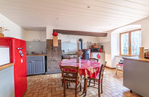 Vissac-Auteyrac House | La maison de Freda - Maison avec vue montagne