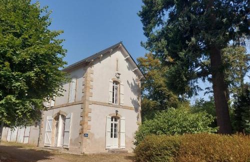 Theneuille House | La maison de Valentine