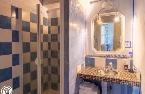 Saint-Saturnin Bed & Breakfast | La maison des archers