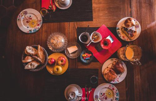 Saint-Saturnin Bed & Breakfast | La maison des archers