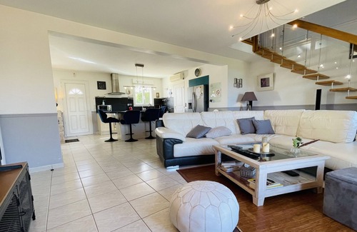 Blere House | La Maison du Haut Village, a very beautiful residence in a relaxing setting