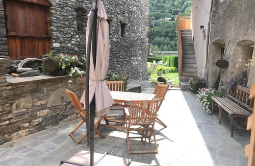 La Salle Apartment | la maison du pont mont blanc