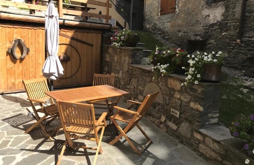La Salle Apartment | la maison du pont mont blanc