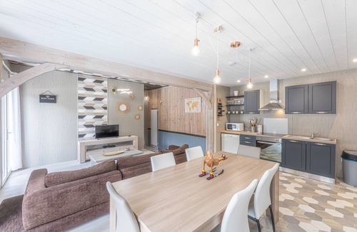 Villaines-les-Rochers Apartment | La Maison du Bois Brûlé 3 - Avec piscine partagée