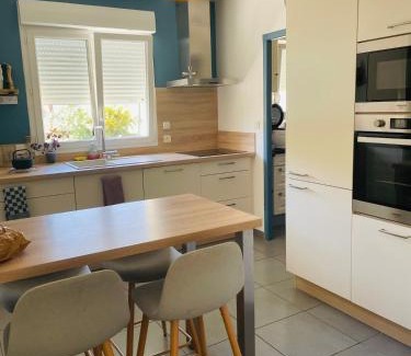 Saint-Amand-sur-Fion House | La Maison Jaune - 7 personnes - au calme