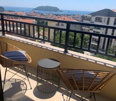 Podmaine Apartment | La Maison Panoramique Budva