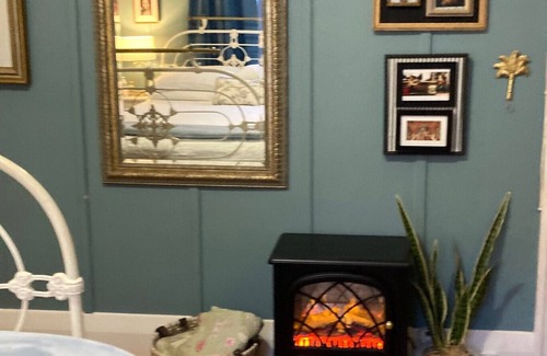 Wangaratta Bed & Breakfast | La Maison Rose - a French style garden retreat in the heart of Wangaratta