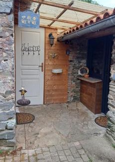 Chanzeaux Ski Chalet | La maisonette Mellona