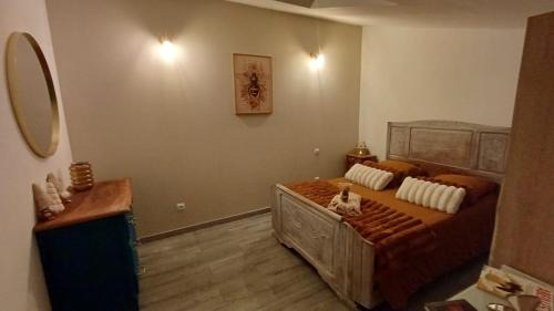 Chanzeaux Ski Chalet | La maisonette Mellona