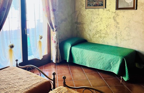 Fabriano Bed & Breakfast | La Mammola b&b-Room LA ROSA