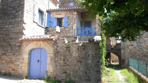 Les Assions House | La Manchote