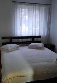 Jugureni House | La Marginea Pădurii