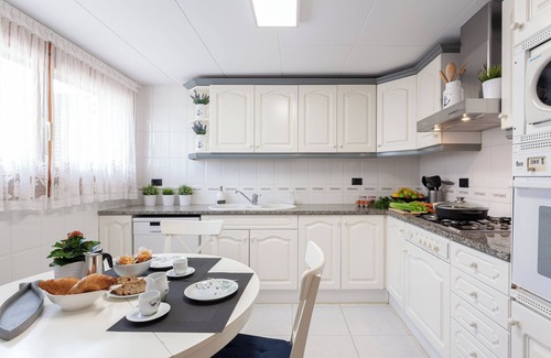 Platja d'Aro House | "La Marinera Beach House" with Terraces, Shared Pools & Wi-Fi