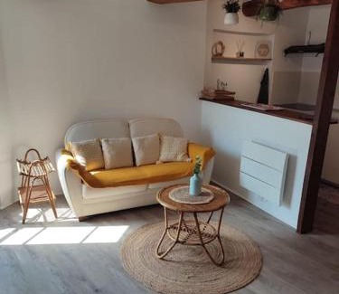 Crecy-en-Brie Apartment | La Marisa, studio cosy 10min Disney.