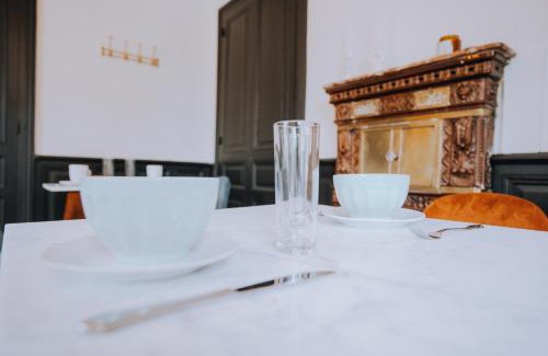 Chateauroux Hotel | La Marjolaine - Demeure d'Hotes - Service Para-hôteIier - Premium