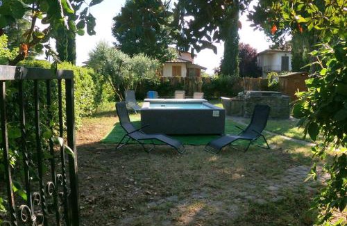 Campoluci Villa | La Menchina (Alloggio privato)